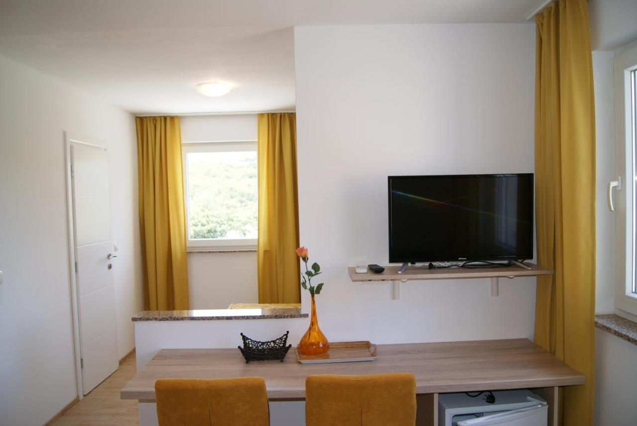 Rooms Magdalena Krk Krk Town Exterior photo