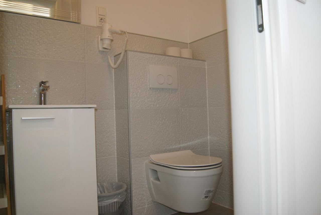 Rooms Magdalena Krk Krk Town Exterior photo