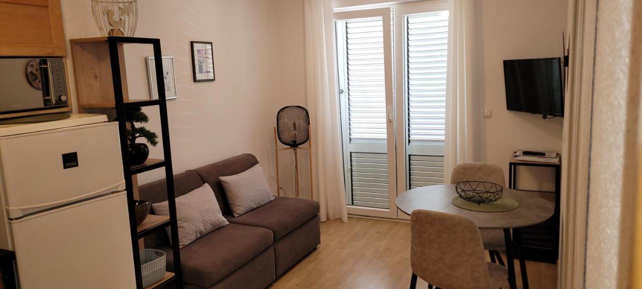 Rooms Magdalena Krk Krk Town Exterior photo